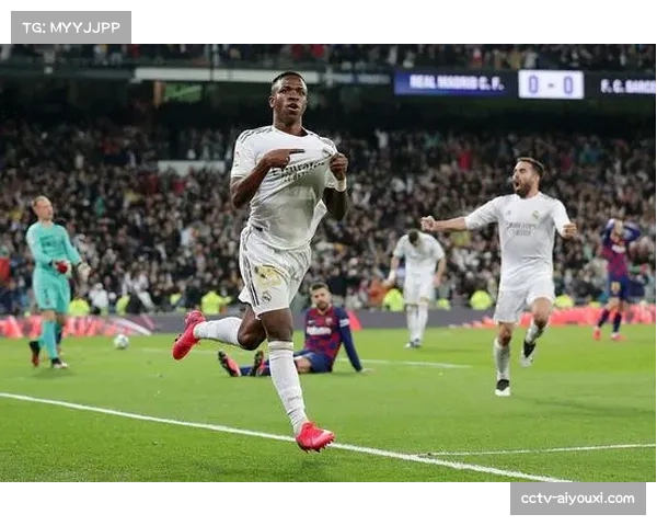 官方：皇马与维尼修斯续约至2030年，违约金高达10亿欧元